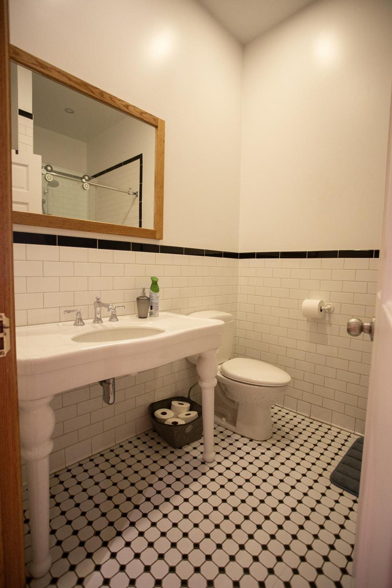 Spacious Downtown Montreal Apartment, 4Br-2Ba,Free Wifi Экстерьер фото